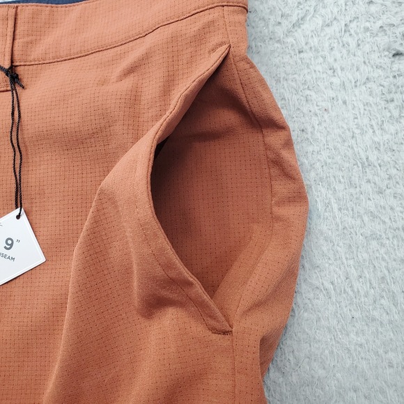 Travis Mathew Step Dance Golf Short Mens 42 Brown Performance 9" Inseam A42324 - Picture 8 of 9